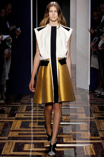 Look 7